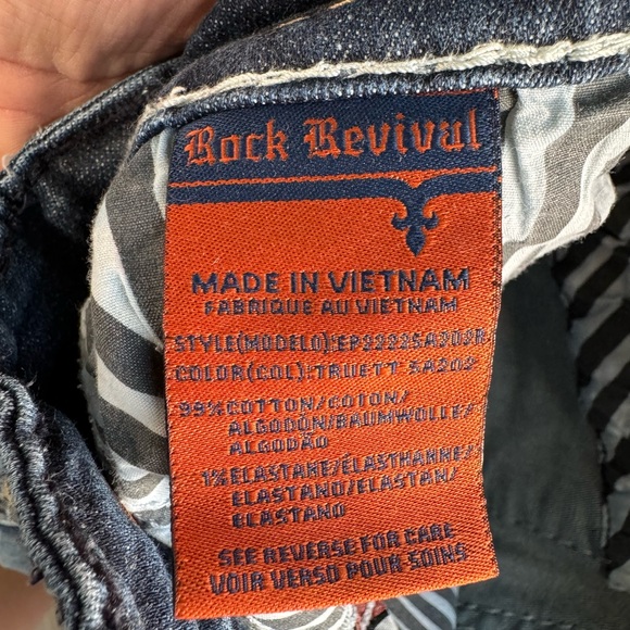 Men’s Rock Revival Jeans - Picture 5 of 6